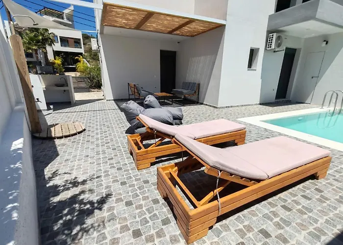 Amphitrite Beach House